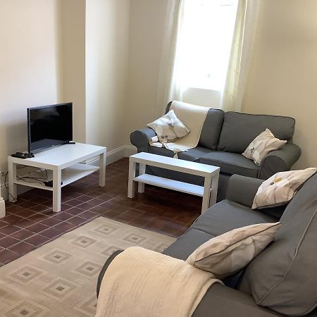 1 - Bed Ground Floor Apartment เท็นบี ภายนอก รูปภาพ